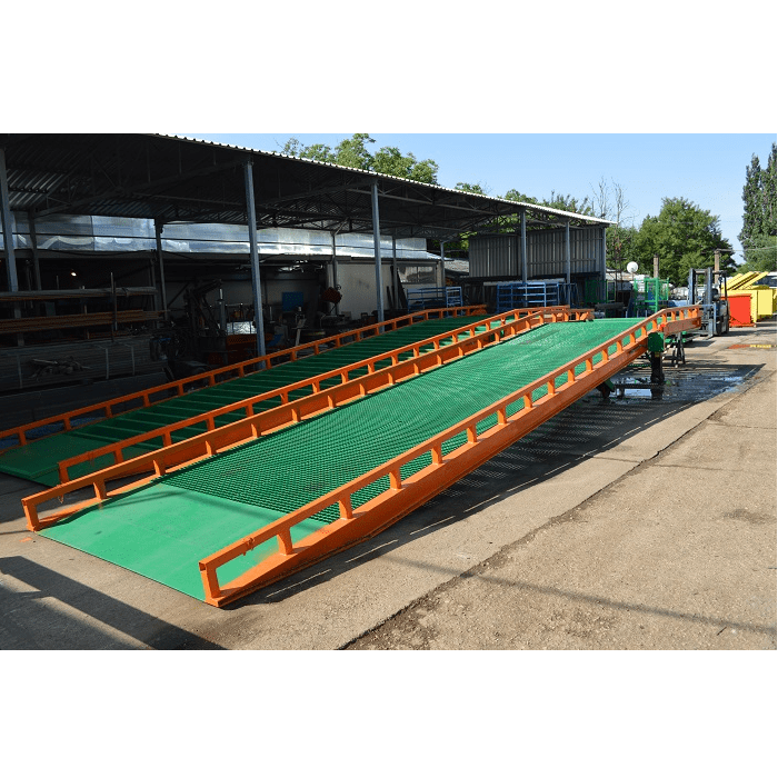 Mobile ramp with hydraulic legs RMC3 | SMITS UAE - Smits UAE